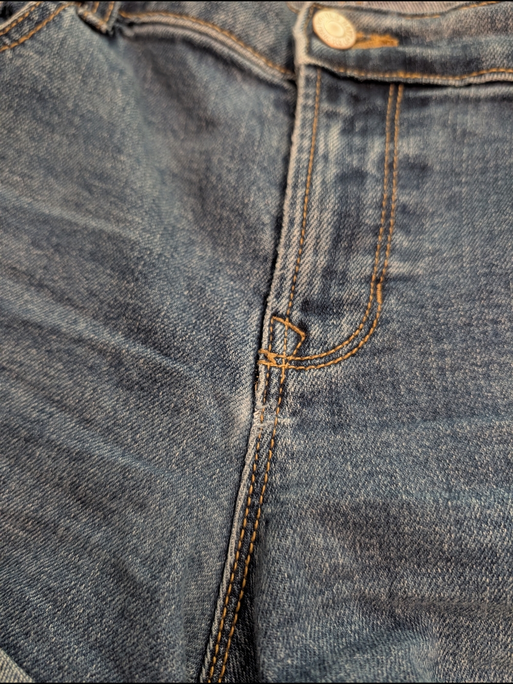 Old Navy Women's 6 Medium Blue Wash Denim Rolled-Hem The Drew Shorts - Picture 5 of 5